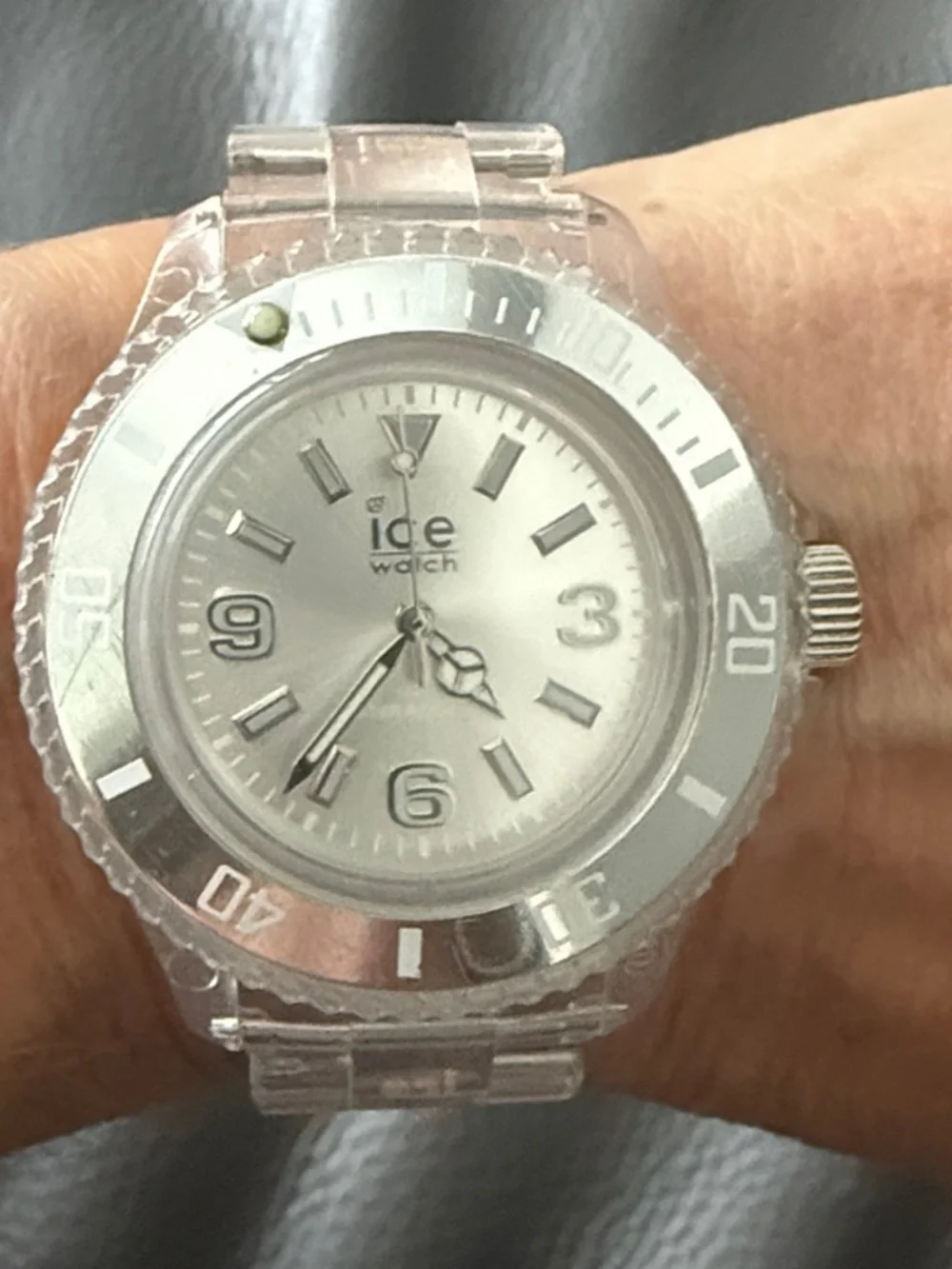 ICE women’s Clear Resin Band with Silver Dial